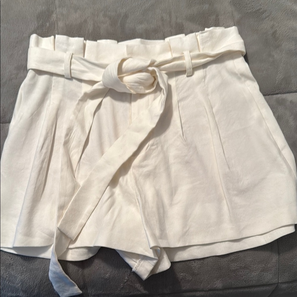 Alice + Olivia high waisted paperback shorts with belt